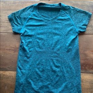 Lululemon t-shirt